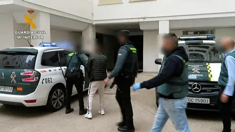 La Guardia Civil desarticula una organización delictiva dedicada a transportar droga hasta Francia