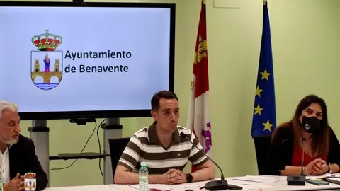 Luciano Huerga en rueda de prensa