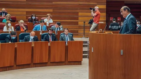 El Procurador del Común presenta su informe en las Cortes