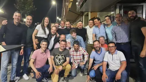 Foto de familia de escoltas y cargadores