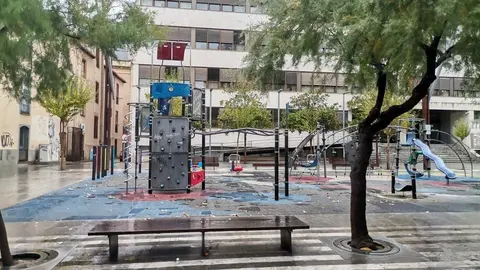 Parque infantil ubicado en la plaza de Castilla y León