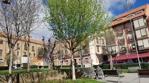 Una de las plazas afectadas por la eliminación del aparcamiento