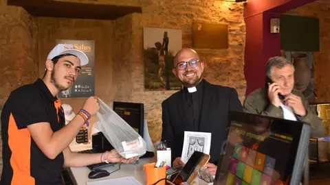 Inauguración SAUS exposición de arte religioso (31)