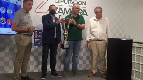 Presentación primer trofeo juvenil memorial "Antonio Fernández Carbajo"