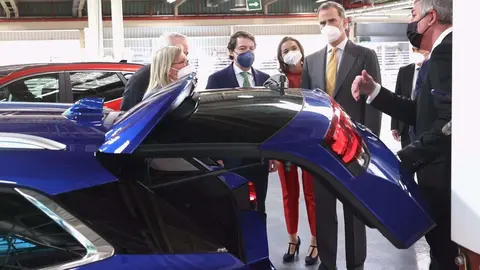 Visita del Rey y Pedro Sánchez a la factoría de Renault en Palencia. Fotografía de archivo: Renault Facebook
