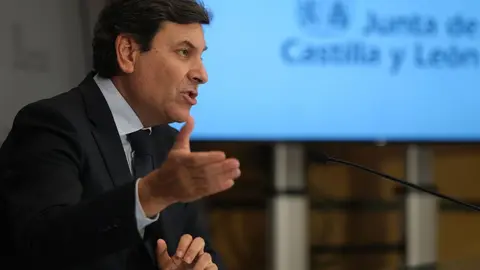 El consejero de Economía y Hacienda y portavoz, Carlos Fdez. Carriedo