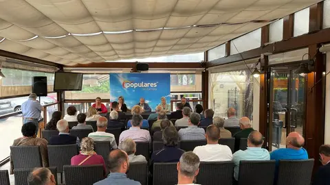 Reunión alcaldes y portavoces pp benavente