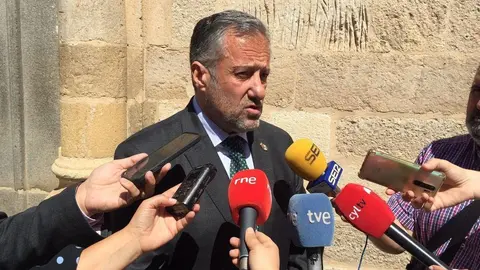 Image00001rlos Pollán, presidente de las Cortes de Castilla y León durante su visita a Zamora