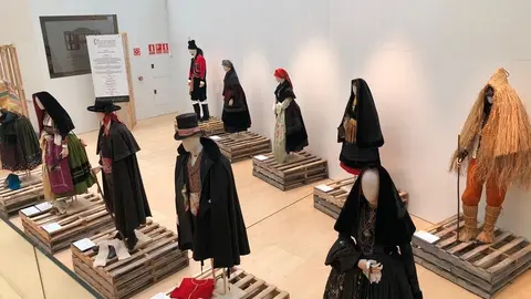 3INDUMENTARIATRADICIONAL 