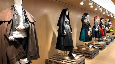 16INDUMENTARIATRADICIONAL 