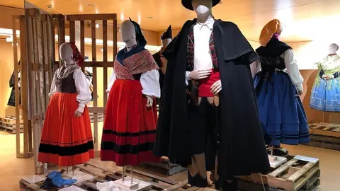 17INDUMENTARIATRADICIONAL 