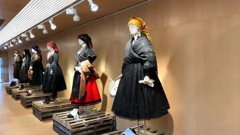 18INDUMENTARIATRADICIONAL 