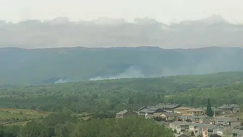 Columna de humo en Cobreros. Foto Junta de Castilla y León/ Twitter