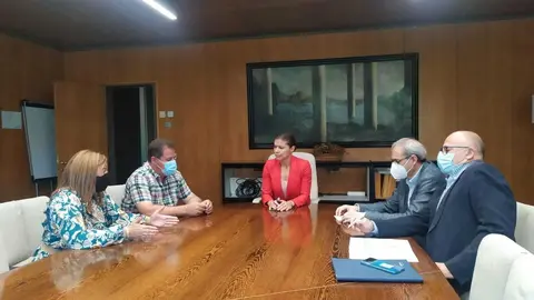 220603 delegada reunida con alcaldes por sanidad (2)