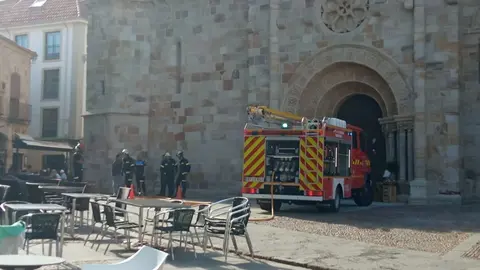 Bomberos en la Iglesia de San Juan
