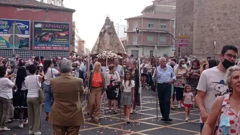 Procesión Virgen del Yermo (39)