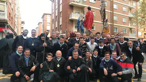 Hermanos de paso de "La Agonía"