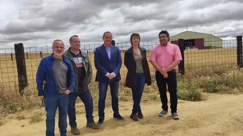 El acto Javier Gutiérrez y Enrique Otero con el presidente de la Diputación, Francisco Requejo