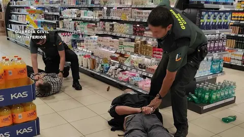 Simulacro de atentado terrorista en un supermercado de Benavente