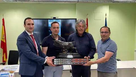 Trofeo del Gran Premio de Tiro al Plato "Toro Enmaromado"