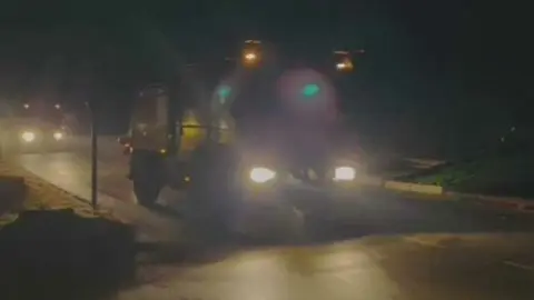 La UME saliendo de la base de León