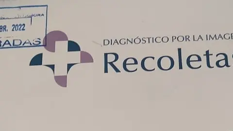 Sobre con el logo del Hospital Recoletas