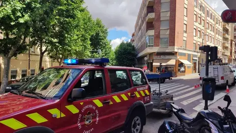 Bomberos de Zamora atienden una incidencia en la avenida Víctor Gallego