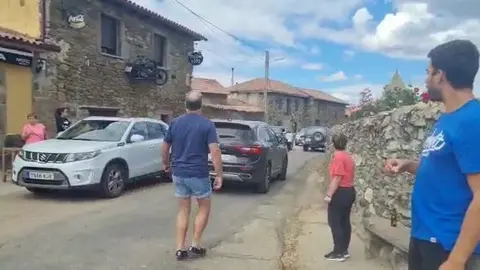 Vecinos increpan a Mañueco