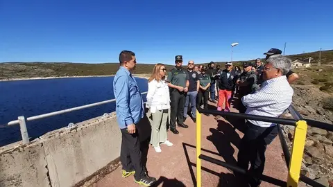 La delegada del Gobierno en la presa de la central hidroeléctrica de Moncabril