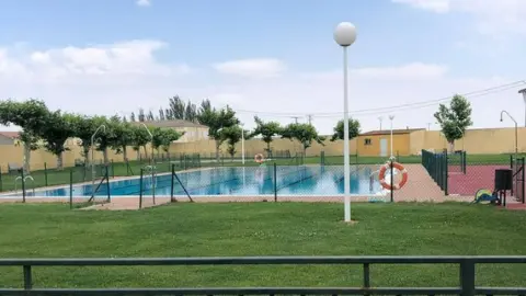 Piscina de Bermillo de Sayago