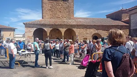 Concentración en defensa de la Sanidad de Tábara