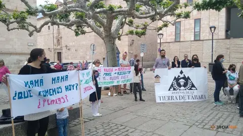 Protesta Plataforma en Defensa de la Tierra de Tábara realizada en la plaza de Viriato