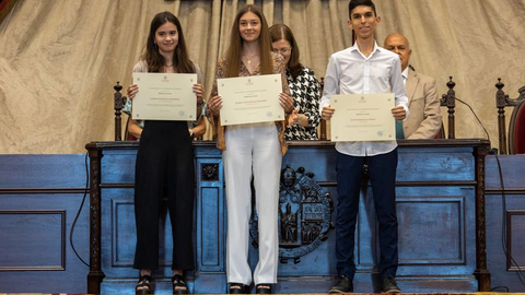 USAL premios vía Salamancartvaldia.es