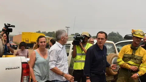 El ministro del interior, Fernando Grande-Marlaska, visita el fuego en Losacio_12