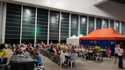 Atención por los desplazados por el incendio en IFEZA