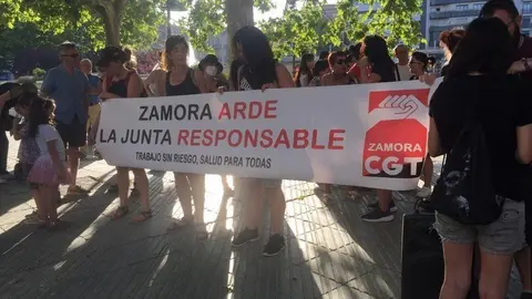 Protesta CGT Zamora contra los incendios forestales y la política de prevención de incendios de la Junta