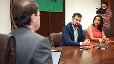 Último encuentro entre Luis Tudanca y Alfonso Fernández Mañueco. Fotografía: PSOECYL