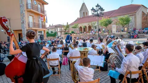 Concierto solidario Banda Maestro Lupi. Fotografía: David Parra para Interbenavente.es