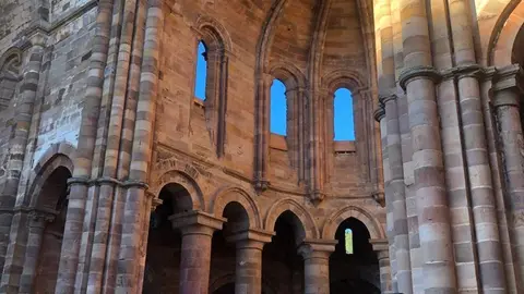 Anders Clemens y Paula Mendoza llena de música el Monasterio de Moreruela