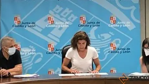 Reunión presidida por la delegada de la Junta, Clara San Damián. Foto Marcos Vicente