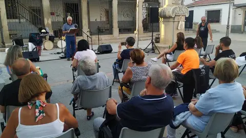 Jesús Villar durante el pregón para dar inicio a las actividades de La Mayuela en Bermillo. Fotografía: CEDIDA