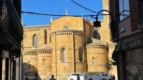 Cámara de vigilancia de tráfico en el centro de Benavente