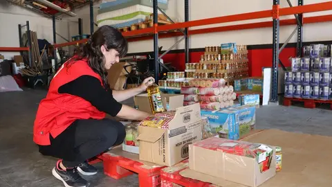 Cruz roja reparto de comida