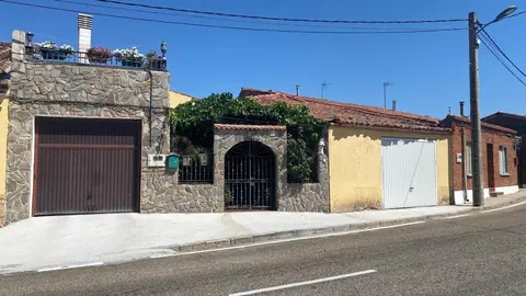 01 PSOE Entrala. Acceso vivienda particular Alcalde