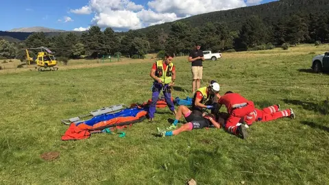 Rescate de ciclista en la montaña JCYL