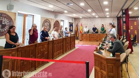 Sesión plenaria en el Ayuntamiento de Benavente. Foto Interbenavente