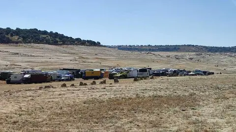 Caravanas desplegadas en la explanada de Argusino. Fotografía: CEDIDA