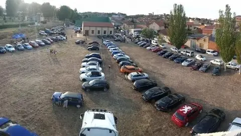 Exhibición solidaria de coches en Granja de Moreruela
