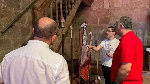 Jesús María Prada, durante la visita en la Iglesia de La Hiniesta