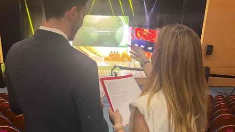 Azafatos trabajando en ALIAN azafatos & eventos